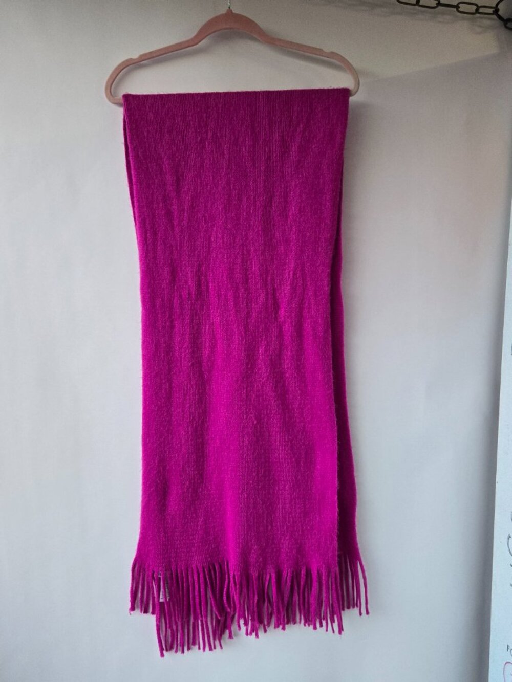 Old Navy Fuchsia Pink Knit Fringe Scarf Boho Autumn Winter - Picture 4 of 7